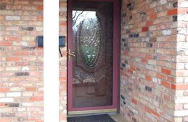 1004 Livingston Drive Gallery 4