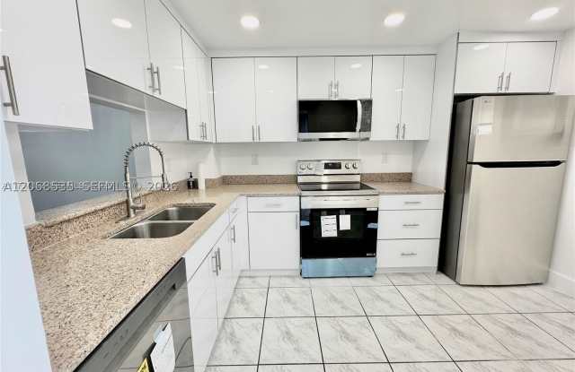 1075 Riverside Dr Gallery 4