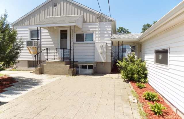 225 3rd St E photos photos
