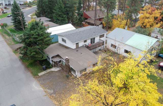 Charming 3 Bedroom 2 Bath House Near EWU!! - 218 Ash Street, Cheney, WA 99004