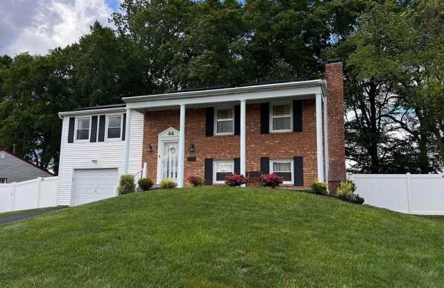 44 EMBER Lane photos photos