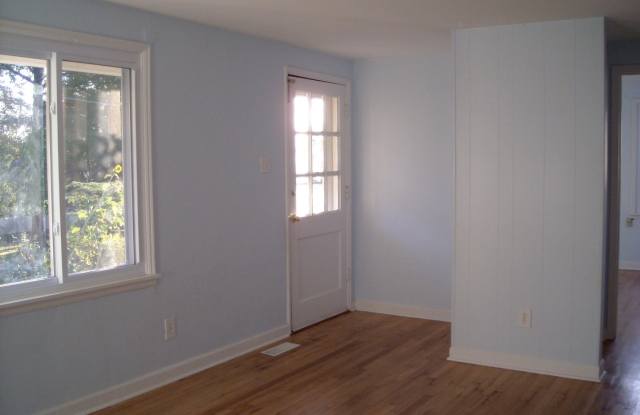 2 Bedroom Single Family Home! Updated pictures coming soon! photos photos