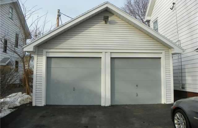 1067 N Winton Road Gallery 3