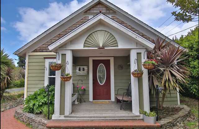 2008 State St, NB: 3 bdrm/3bth plus den photos photos