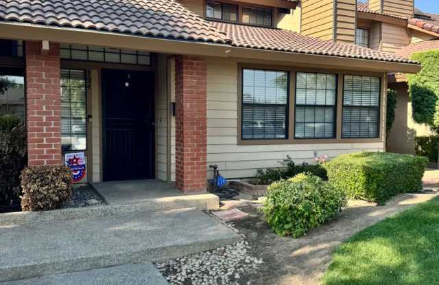 724 E. Magill Ave photos photos