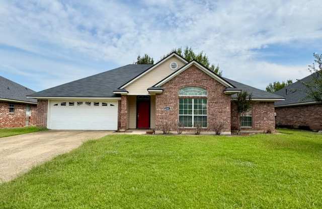 Great 3 bedroom, close to everything - 2306 Stockwell Road, Bossier City, LA 71111