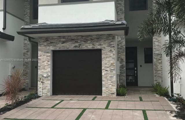 15854 NW 91st Ct - 15854 Northwest 91st Court, Miami Lakes, FL 33016