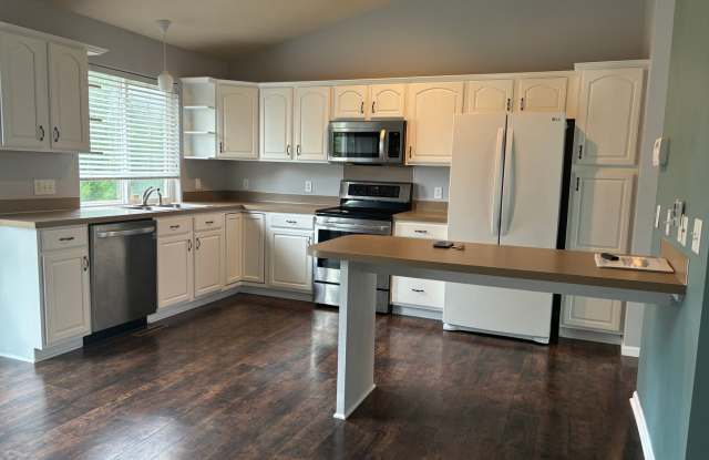 Spacious 3 Bed, 2 Bath Home in Papillion, Ne photos photos