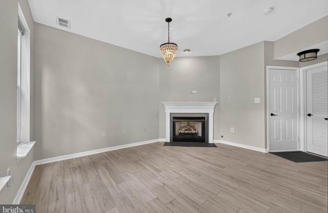 932 HARRISON CIR Gallery 2