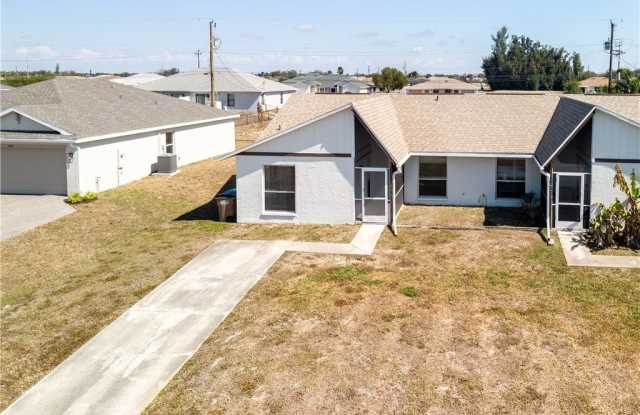 1733 NE 7th Place photos photos