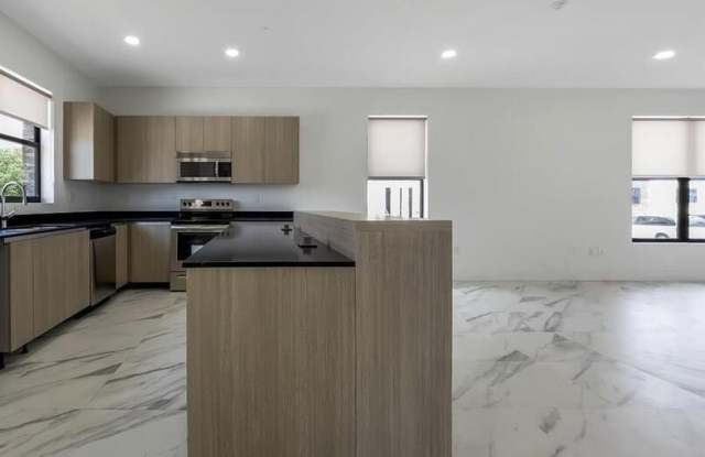 6171 SW 36TH Court Gallery 4