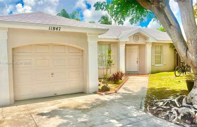 11847 SW 102nd St photos photos