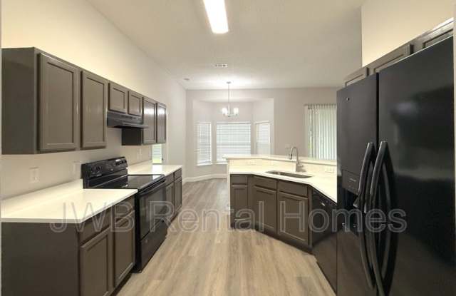 557 Grand Parke Dr Gallery 3
