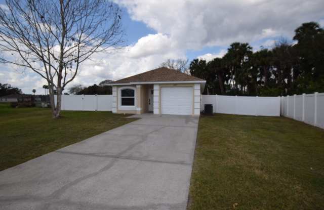 3 Bedroom, 2 Bath Single Family Home For Rent at 2605 Daffadil Terrace Sanford, Fl, 32771 photos photos