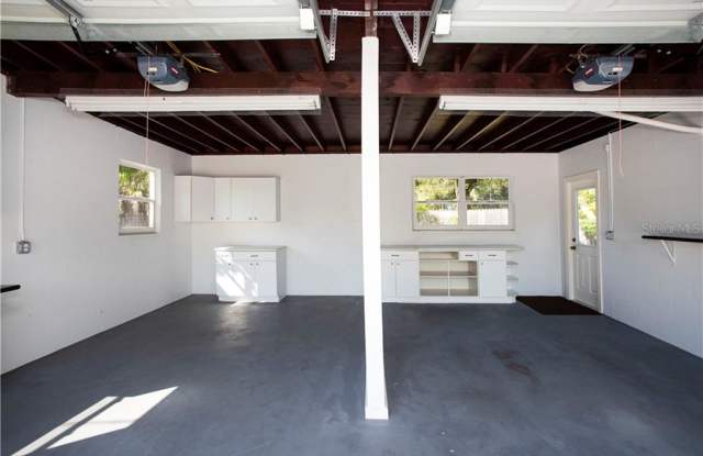 4130 LOCUST STREET NE Gallery 4