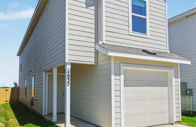 Gorgeous Open-Concept Home Near Randolph AFB - Realtor Commission: $500 Gallery 4