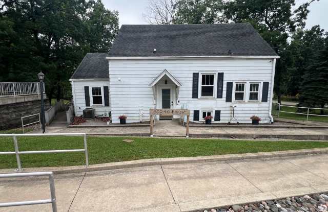 3 bedrooms, 3 Full Bathrooms on the channel in Brown's Lake - Burlington photos photos