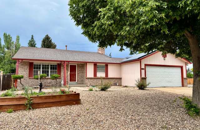 Spacious Backyard + Quiet Street | 3 Bed / 2 Bath Aurora Home photos photos