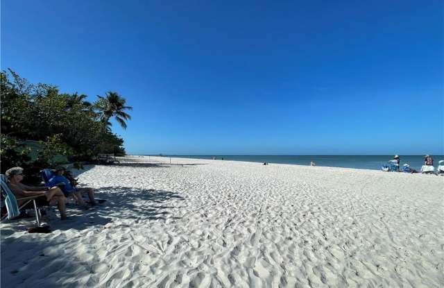 254 6TH Ave S unit: 8 photos photos