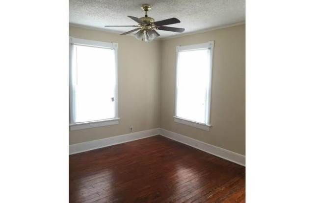 207 Poplar Avenue Gallery 4