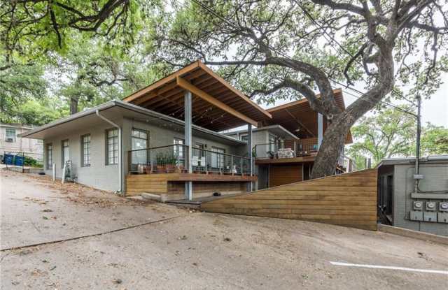 1212 Castle Hill St #7 Gallery 3