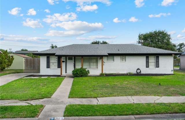 513 Greenway Drive photos photos