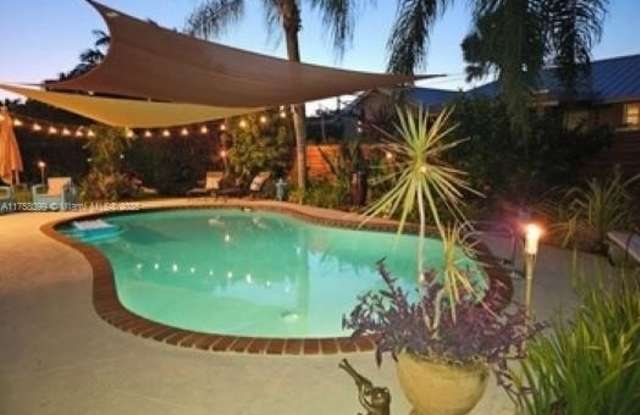 7945 SW 199th Ter photos photos