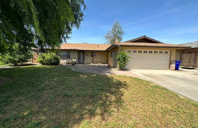 Charming 3 bedroom Coming Soon!!!! photos photos