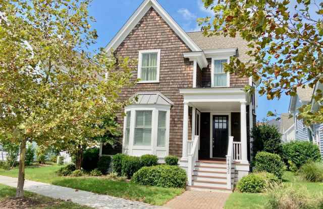 Gorgeous 4BD/3.5BA Coastal Cottage in East Beach- Full Guest House above Garage/ Blocks to the Beach! photos photos