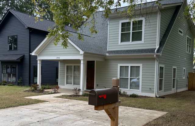 3 Bedroom House with Privacy Fence photos photos