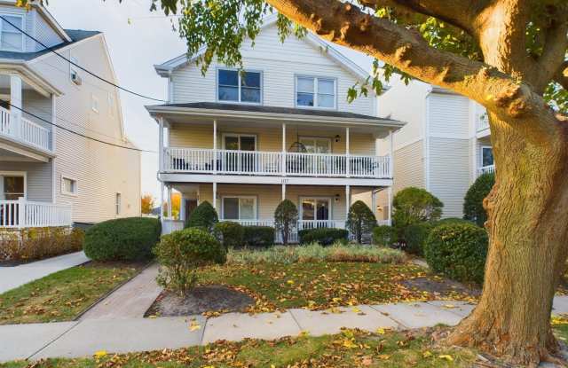 107 Brinley Avenue unit: 9 photos photos