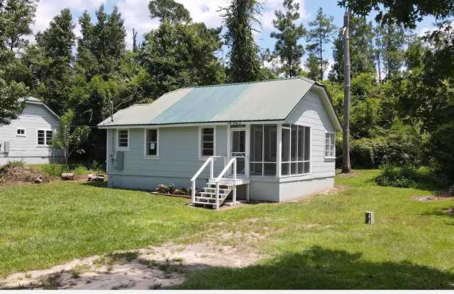 16063 SEJanet Street - 16063 Southeast Janet Street, Blountstown, FL 32424