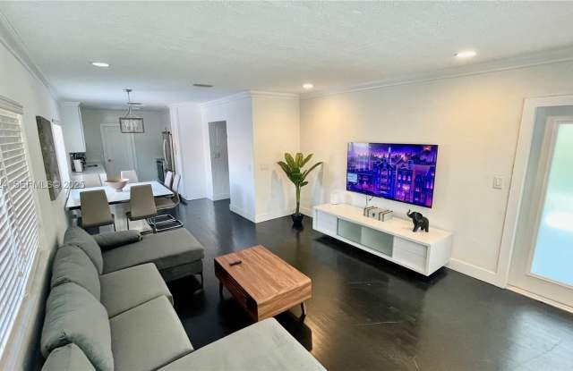 1955 Washington St photos photos