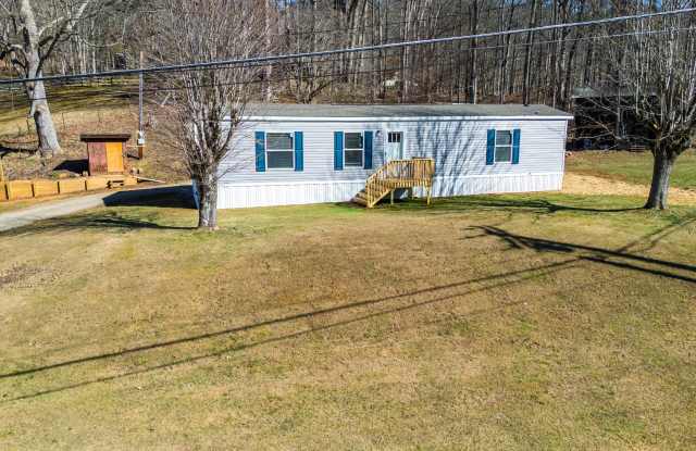 Brand New 14x56 single-wide Trailer minutes from the Casino. - 2684 Camp Creek Road, Jackson County, NC 28789