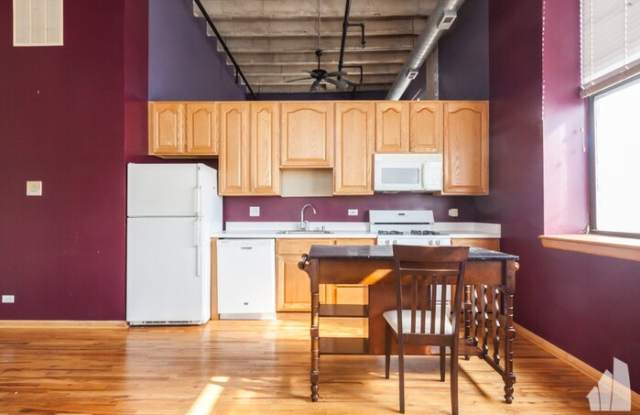 100 South Ashland Avenue Gallery 3