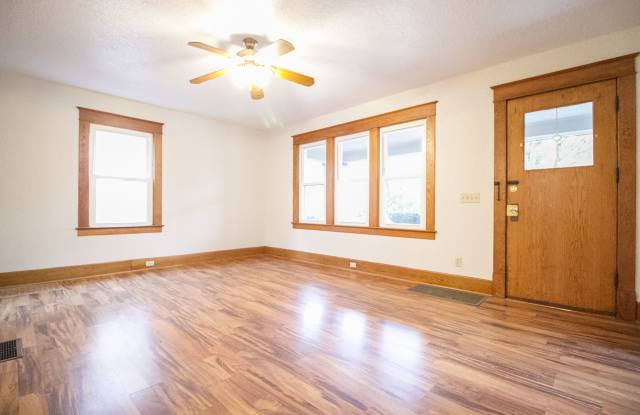 4122 Fairview Dr Gallery 3