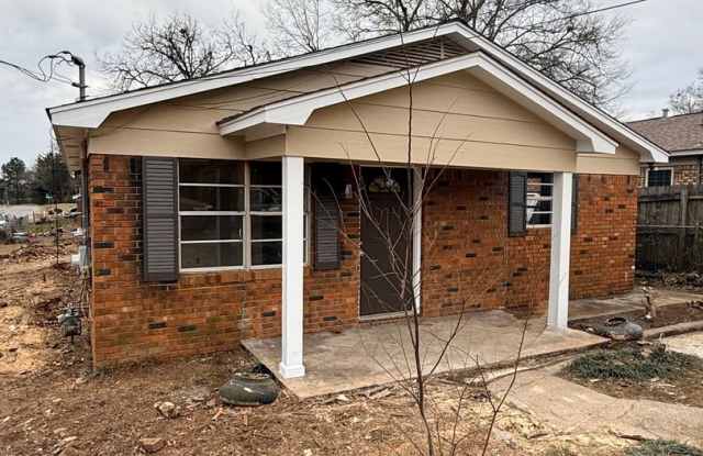 4 bedroom 2 bath HOUSE! photos photos