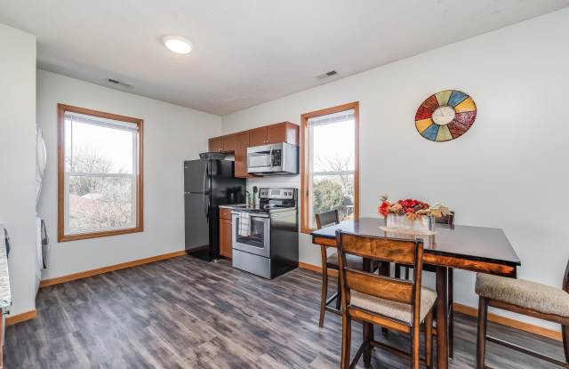 433 W Grand Street photos photos