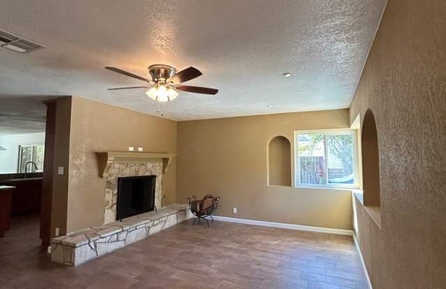 FOR LEASE - Gorgeous Ojai 3+2 Home on Villanova Rd Gallery 4