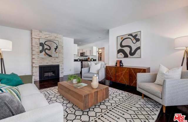 1535 Granville Avenue Gallery 4