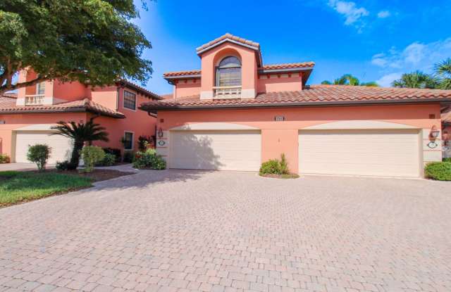 ** THE STRAND COMPLETELY REMODELED GEORGOUS 2/2 GROUND FLOOR COACHHOME SOCIAL MEMBERSHIP WITH GOLF COURSE VIEW FOR SEASON ** photos photos