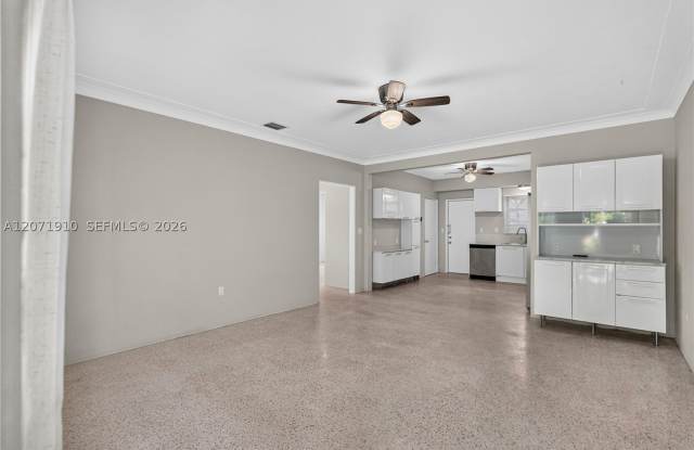 260 SW 31st Ct Gallery 3