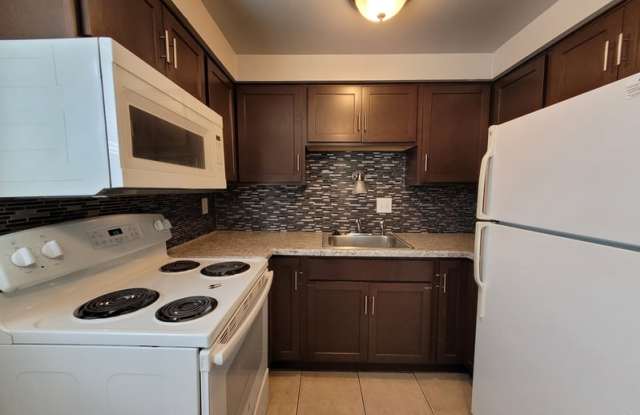 1405 South Taylor Street - 2 photos photos