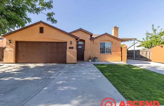 Comfortable 3BD/2BA Home in Tulare's 93274 — Move-In Ready! photos photos