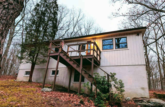 402 Mercury Drive Gallery 1