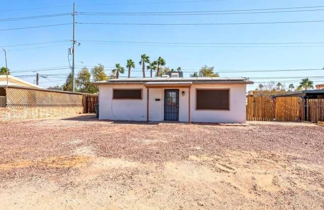 2743 S Mesa Avenue Gallery 2