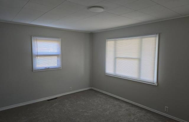 Freshly Updated 2 bedroom with Detached Garage - Winter Special photos photos