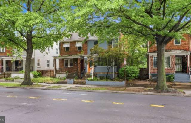 2708 MINNESOTA Avenue SE Gallery 2
