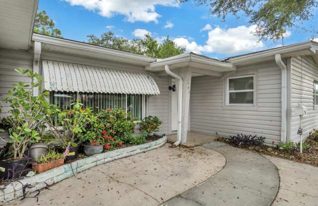 Great Dunedin Home Available! Close to the water! photos photos
