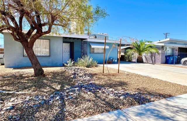 2300 Santa Clara Drive Gallery 2